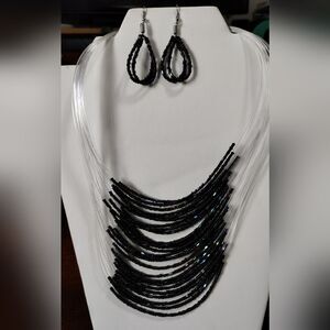 👜NWT Fashion Accessory‎ set of earrings and necklace beaded Iridescent Black